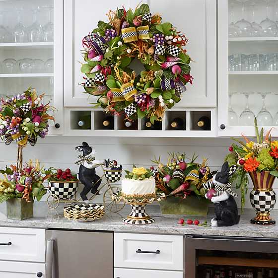 Courtly Check Ceramic Fluted Cake Stand