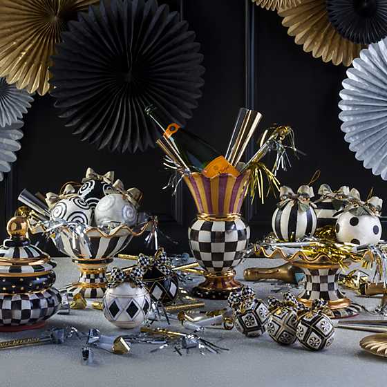 Courtly Check Ceramic Fluted Cake Stand