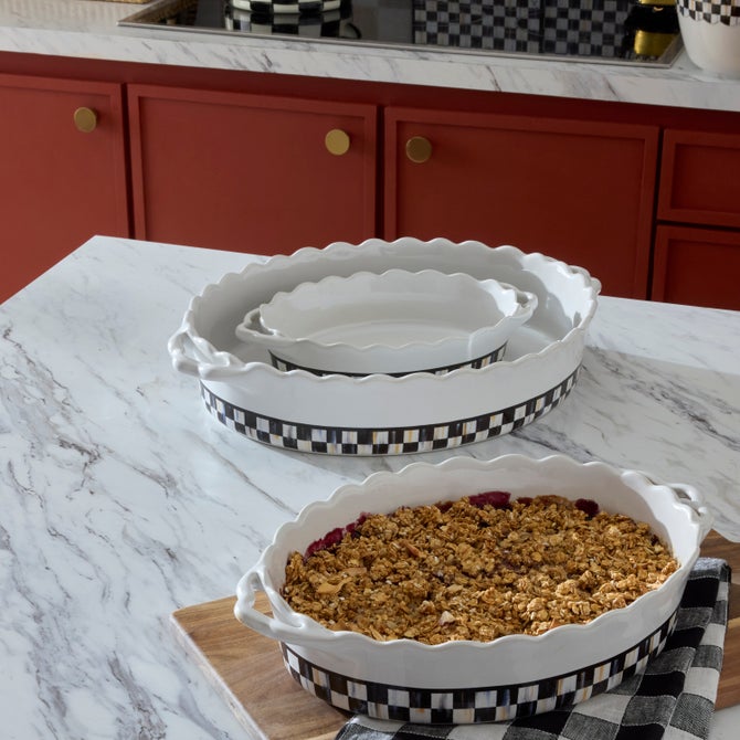 Courtly Check Everyday Oval Baker