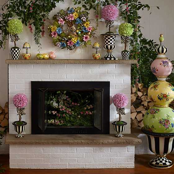 Courtly Check Pedestal Tabletop Urn