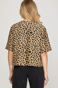 HALF SLEEVE TEXTURED KNIT LEOPARD PRINT TOP
