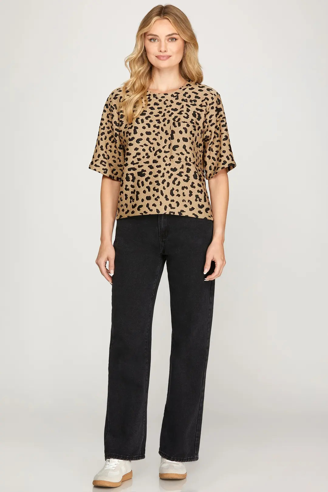 HALF SLEEVE TEXTURED KNIT LEOPARD PRINT TOP