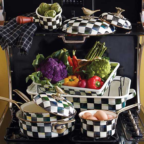 Courtly Check 2.5 Quart Saucepan