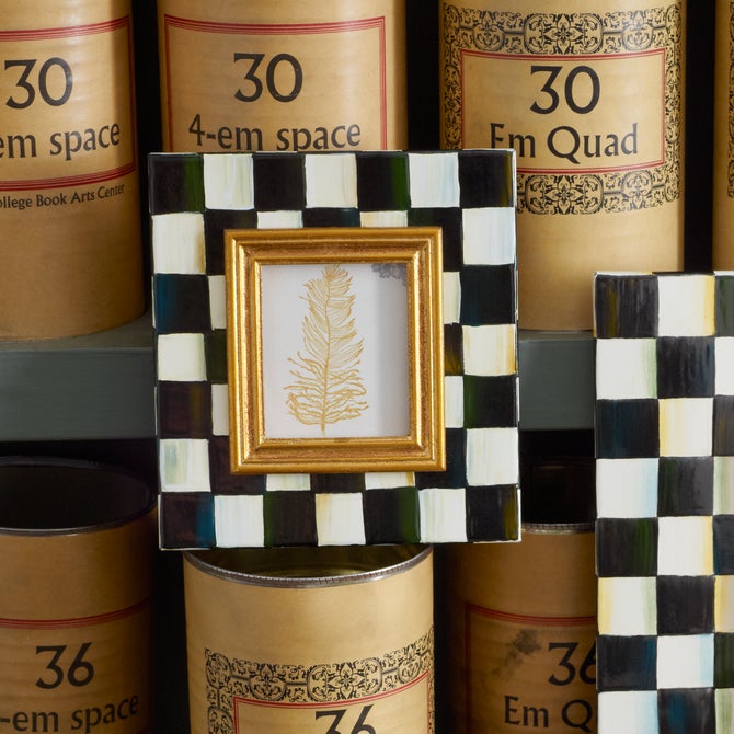 Courtly Check 2.5" x 3" Frame