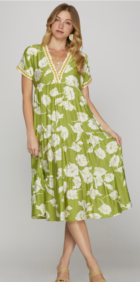 SHORT SLEEVE WOVEN PRINT TIERED MIDI DRESS