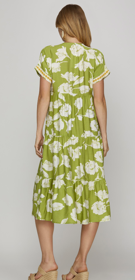 SHORT SLEEVE WOVEN PRINT TIERED MIDI DRESS