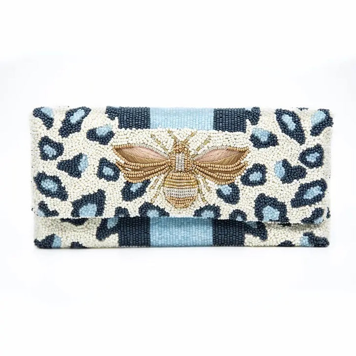 Fully beaded clutch with a zipper