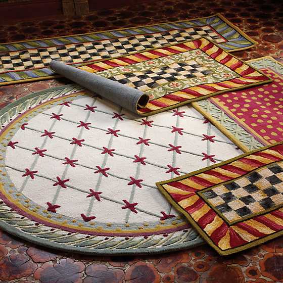 Courtly Check Rug - 2' x 3' - Red & Gold