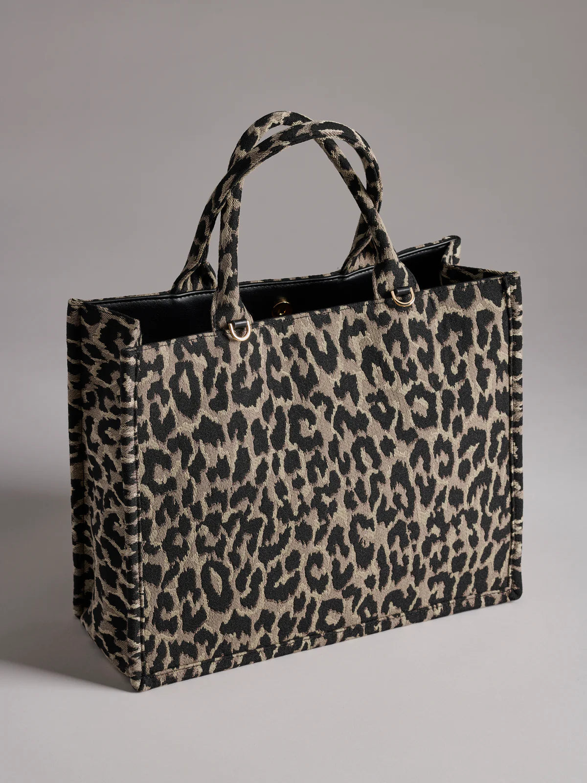 Leo Tote, Leopard
