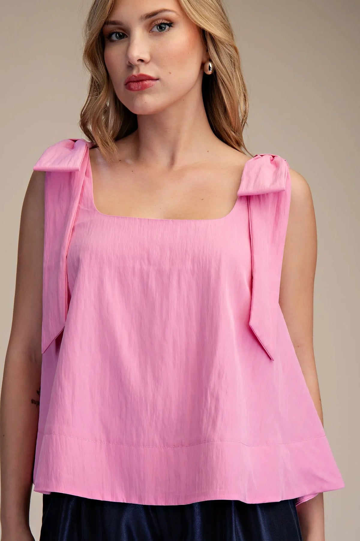 Scoop Neck Bow Shoulder Top