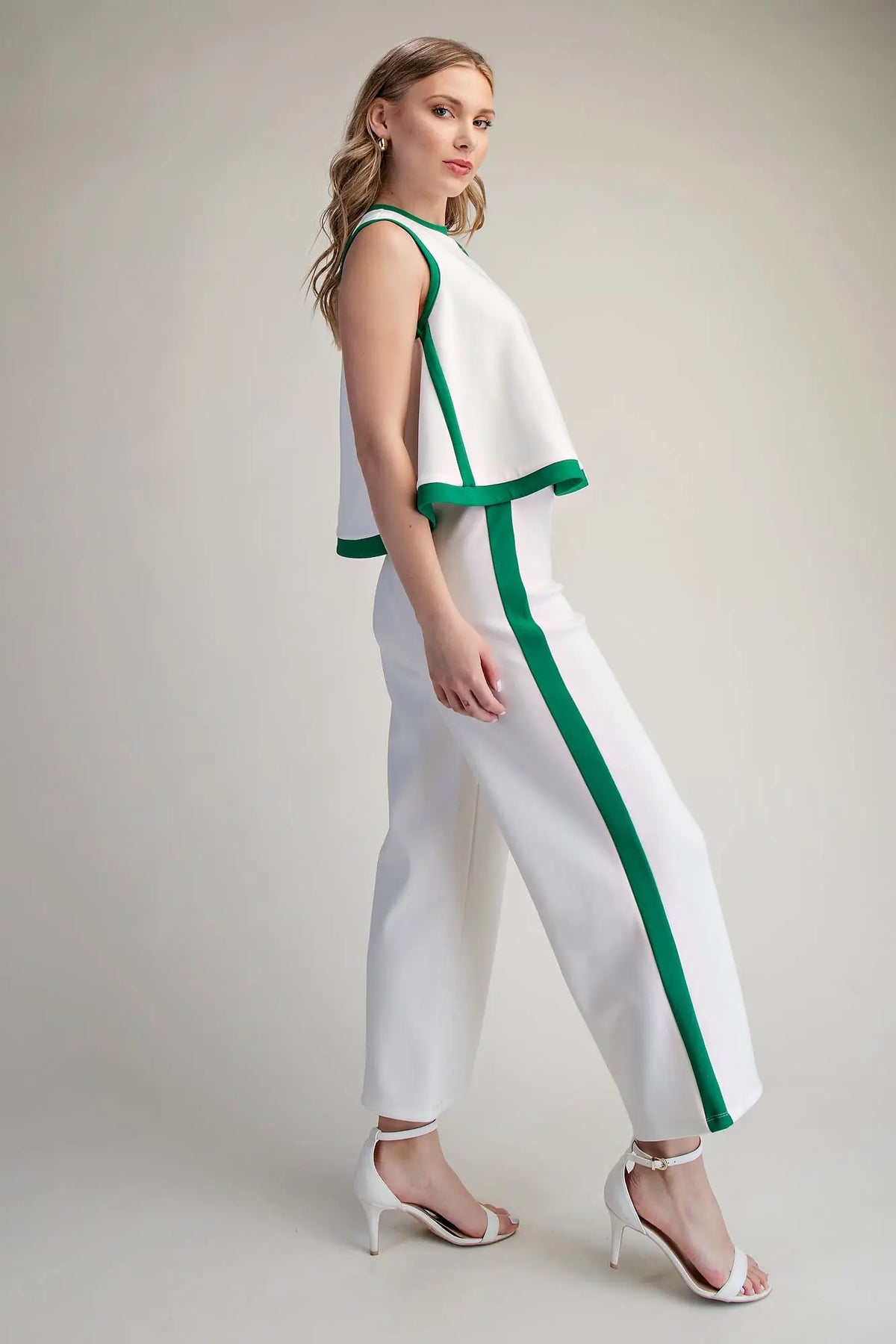 Sleeveless Contrast Swing Knit Top