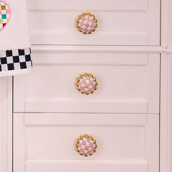 Rosy Check Round Knob