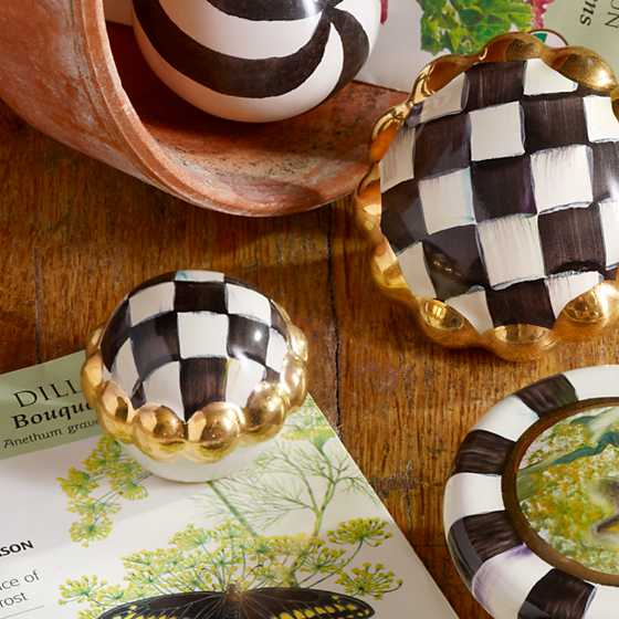 Courtly Check Petit Four Round Knob