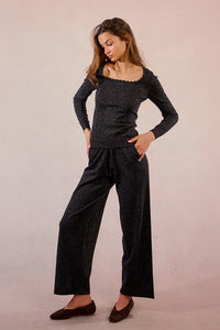 Thin Sequined Knit Sweater W/Scalloped Edges