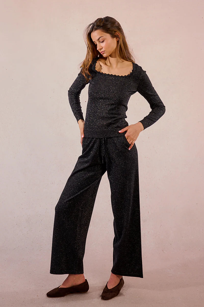 Thin Sequined Knit Sweater W/Scalloped Edges