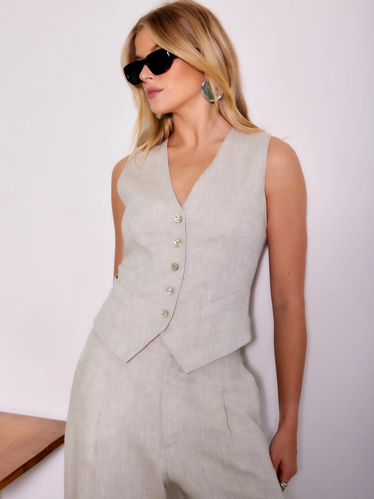 LINEN VEST