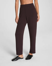 AirEssentials Slim Straight Pant