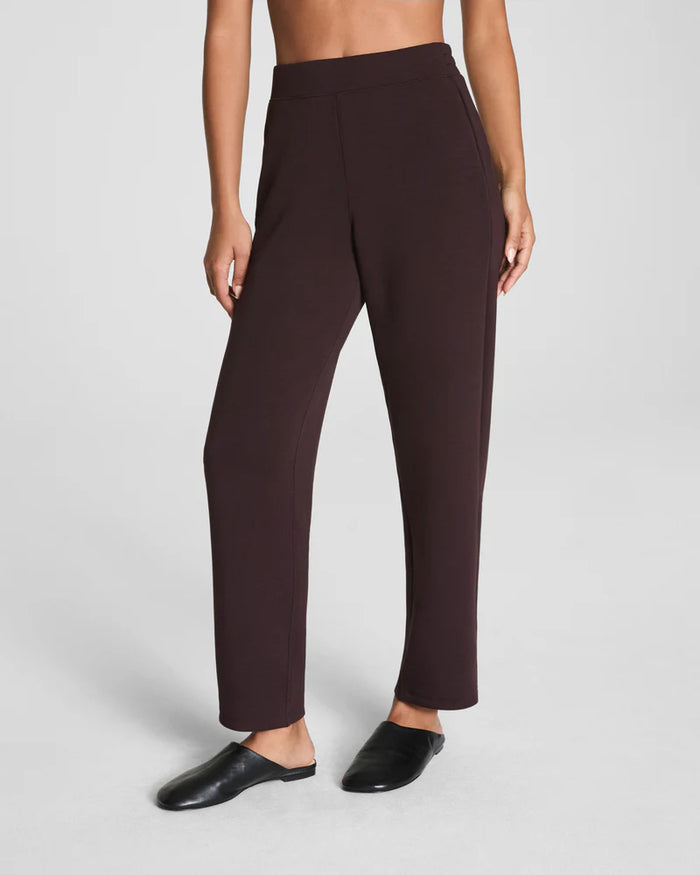 AirEssentials Slim Straight Pant