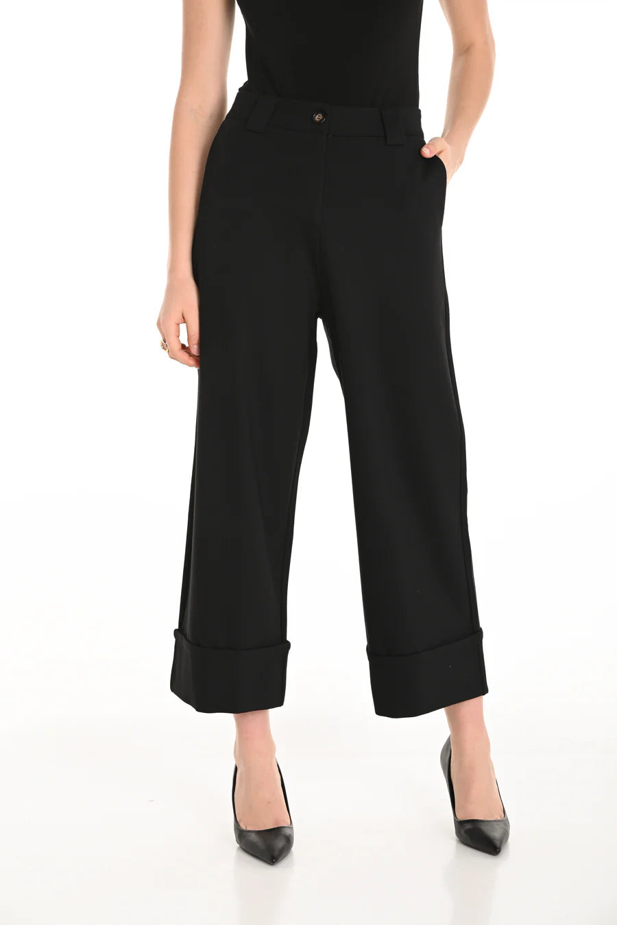 Black Cuff Bottom Capri Pant