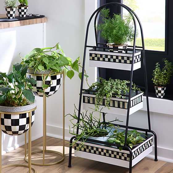 Spectator 3-Tier Planter