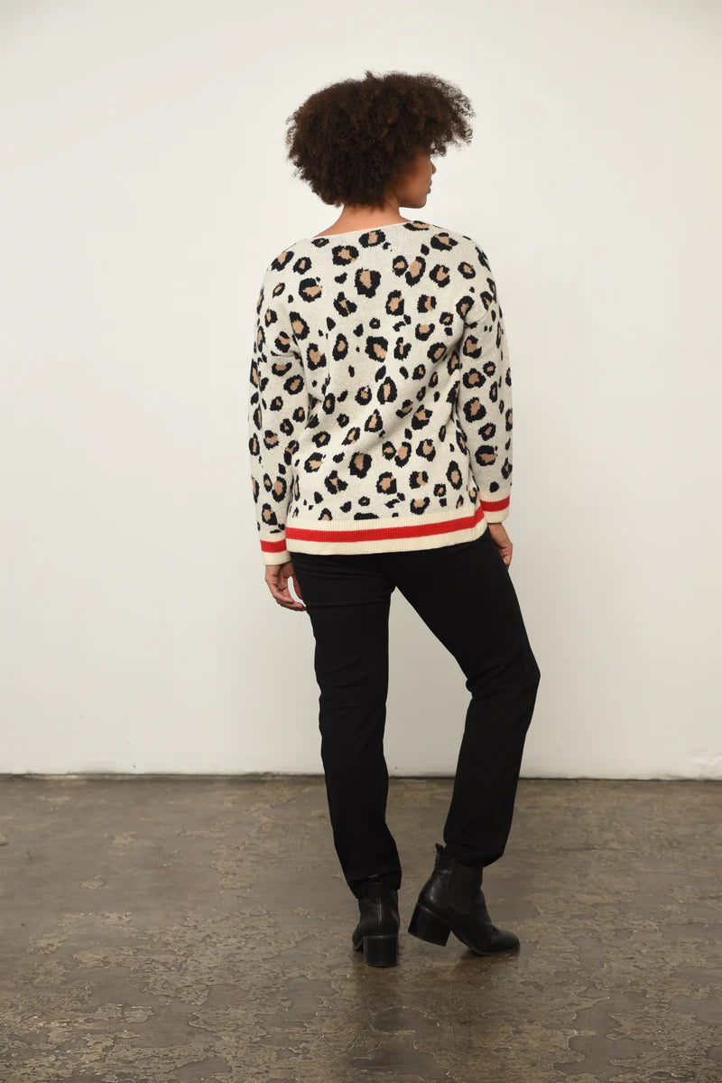 Snow Leopard Linh Pullover