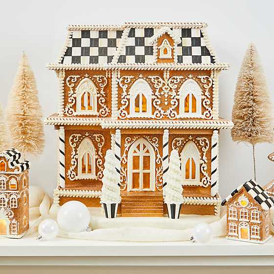 Gingerbread House - Illuminated