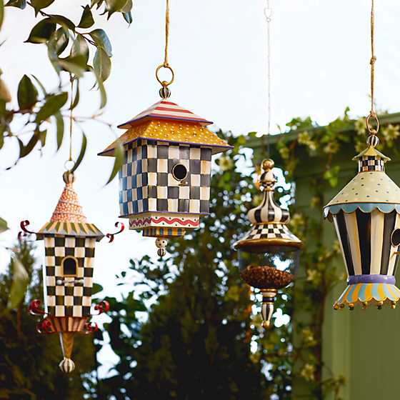 Courtly Check Pendant Bird Feeder