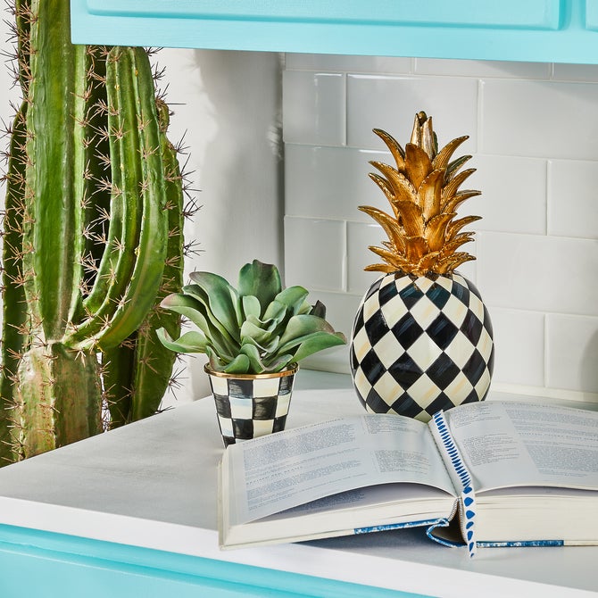 Marquee Pineapple