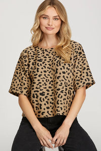 HALF SLEEVE TEXTURED KNIT LEOPARD PRINT TOP