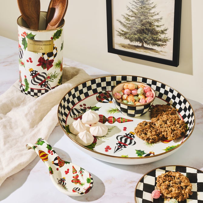 Deck The Halls Abundant Bowl