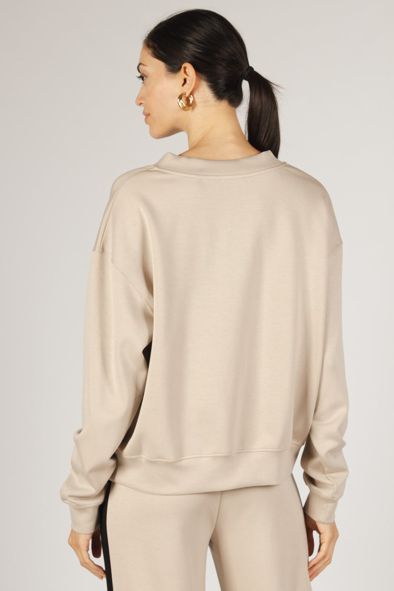 Scuba V-Neck Long Sleeve Pullover