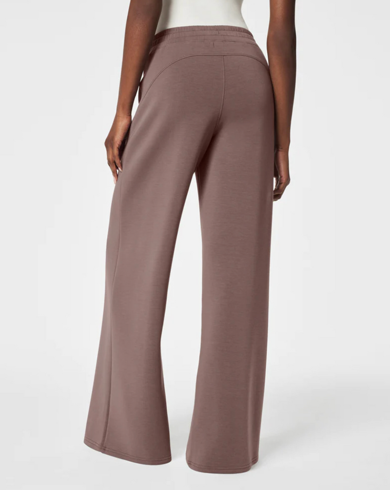 Air Essentials Wide Leg Pant