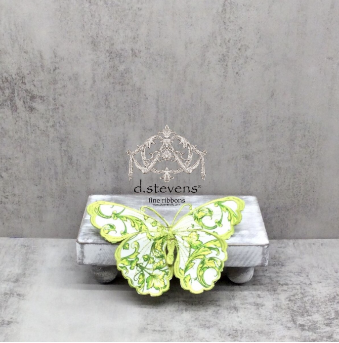6" acanthus scroll chinoiserie butterfly clip, lime white