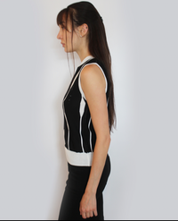 Sleeveless Contrasting Design Top