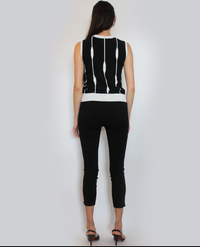 Sleeveless Contrasting Design Top