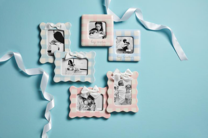 HORIZONTAL PINK BOW FRAME