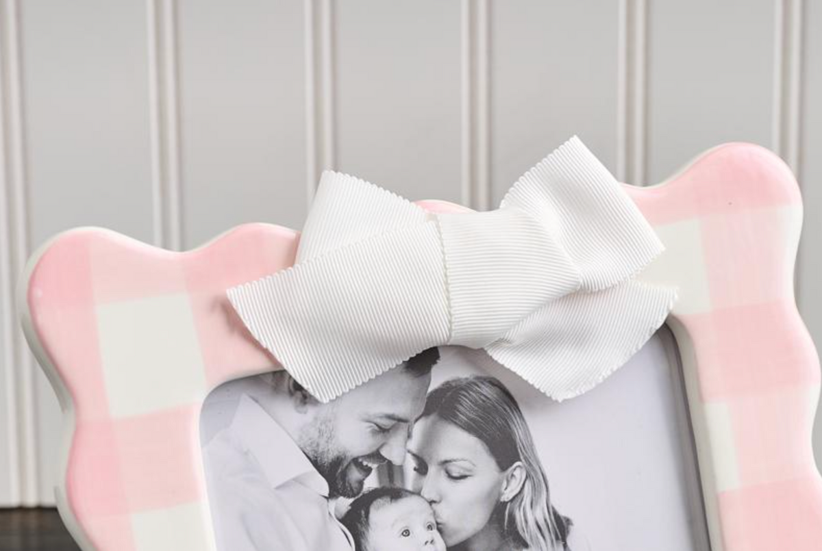 HORIZONTAL PINK BOW FRAME