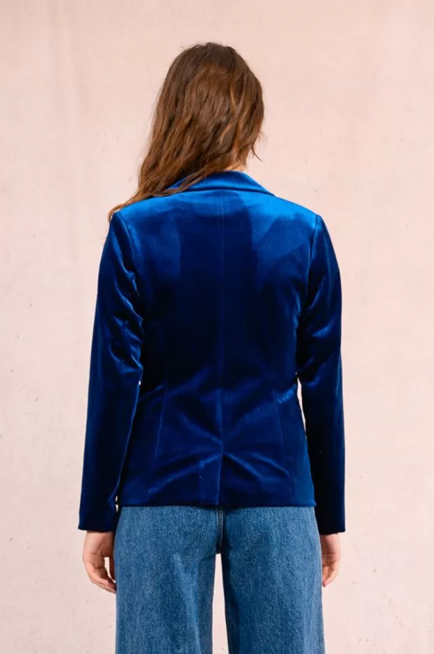 Fitted velvet blazer