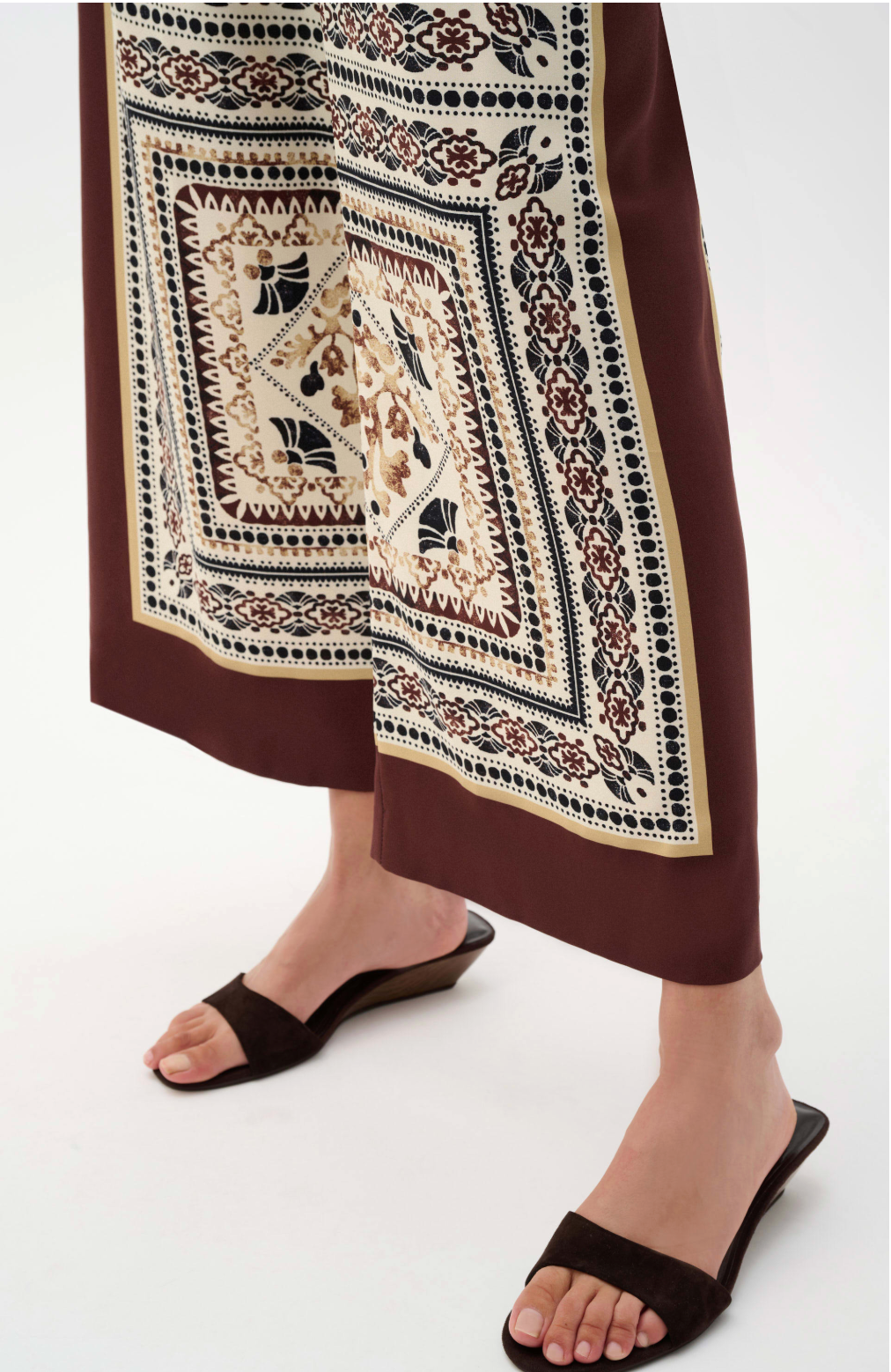 Scarf Print Wide-Leg Pull-On Pants