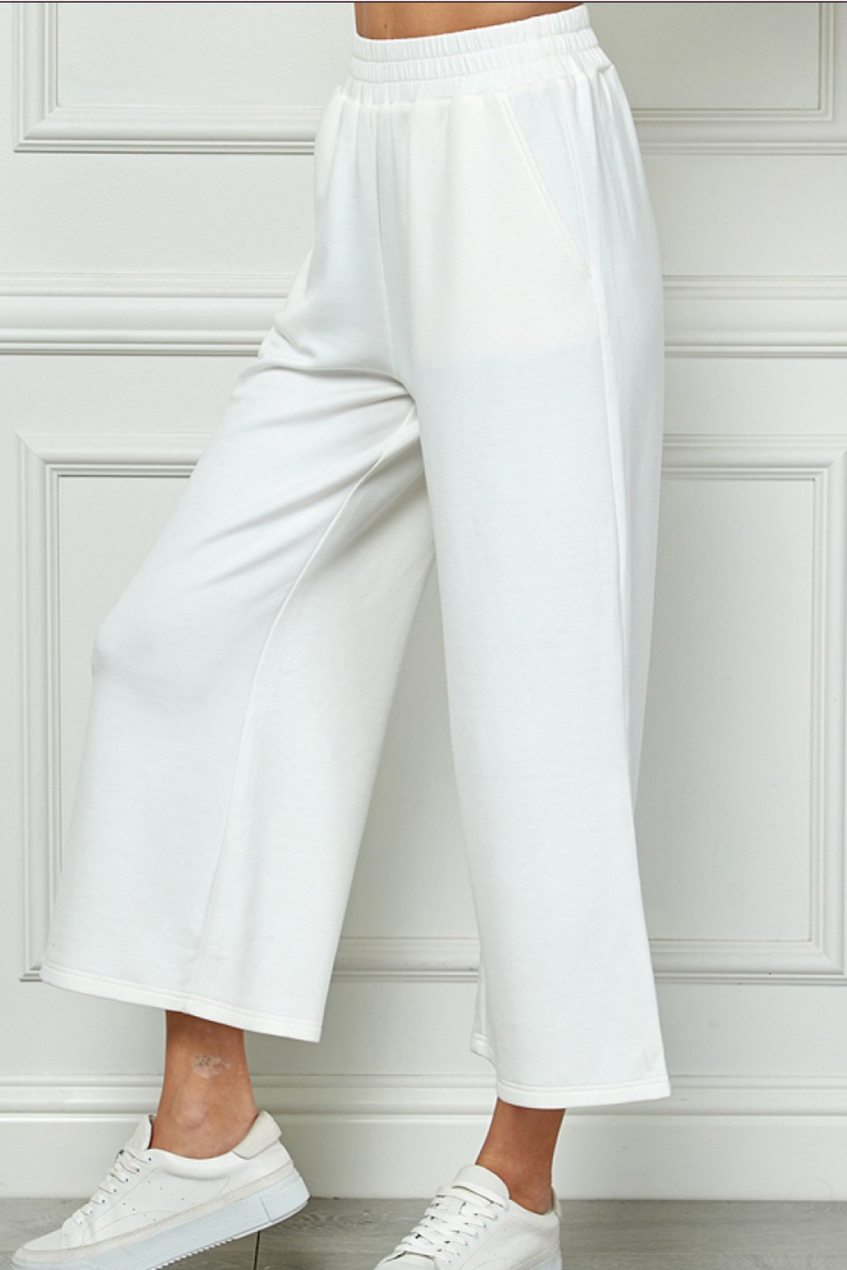 Very Soft Cropped Wide Pants