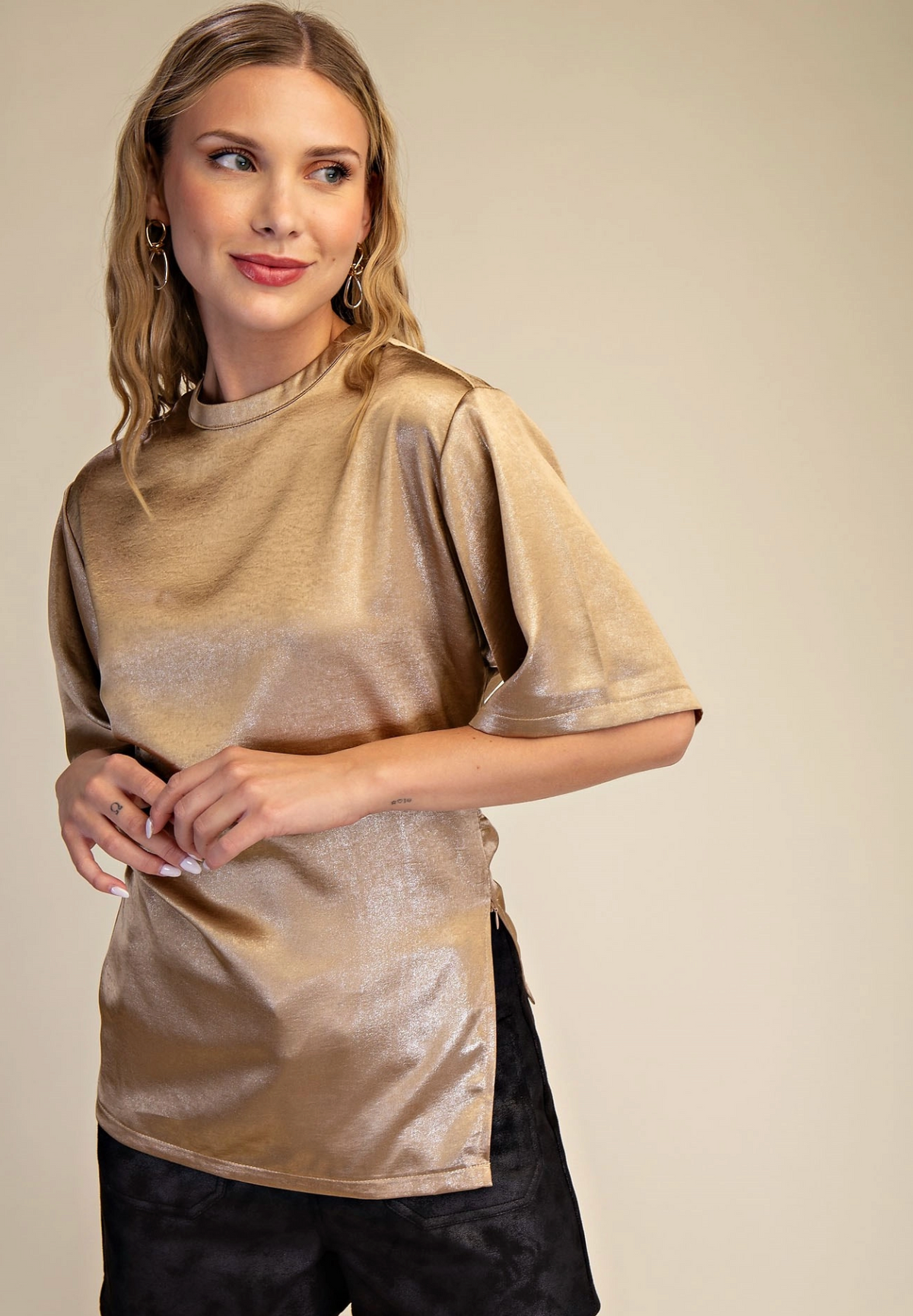 Asymmetric Hem Short Sleeve