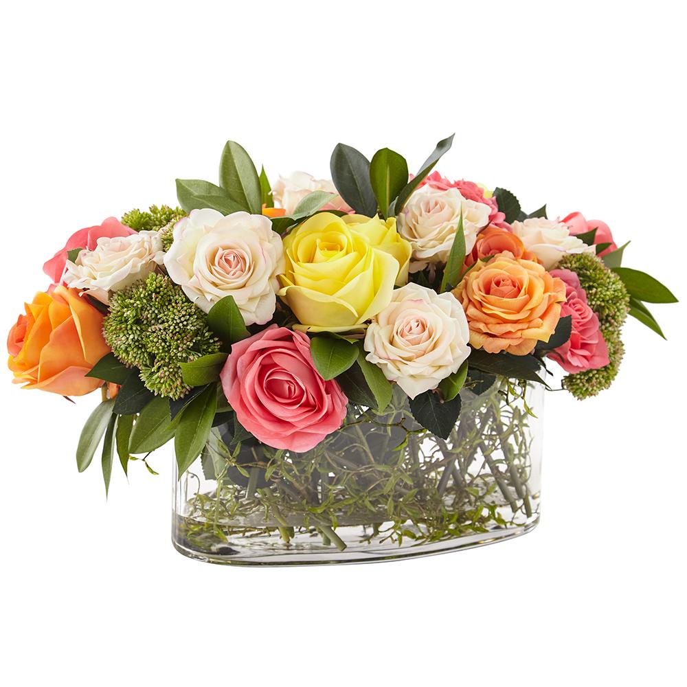 Mix Rt Roses/Skimmia/Shikiba in Glass Vase Mix