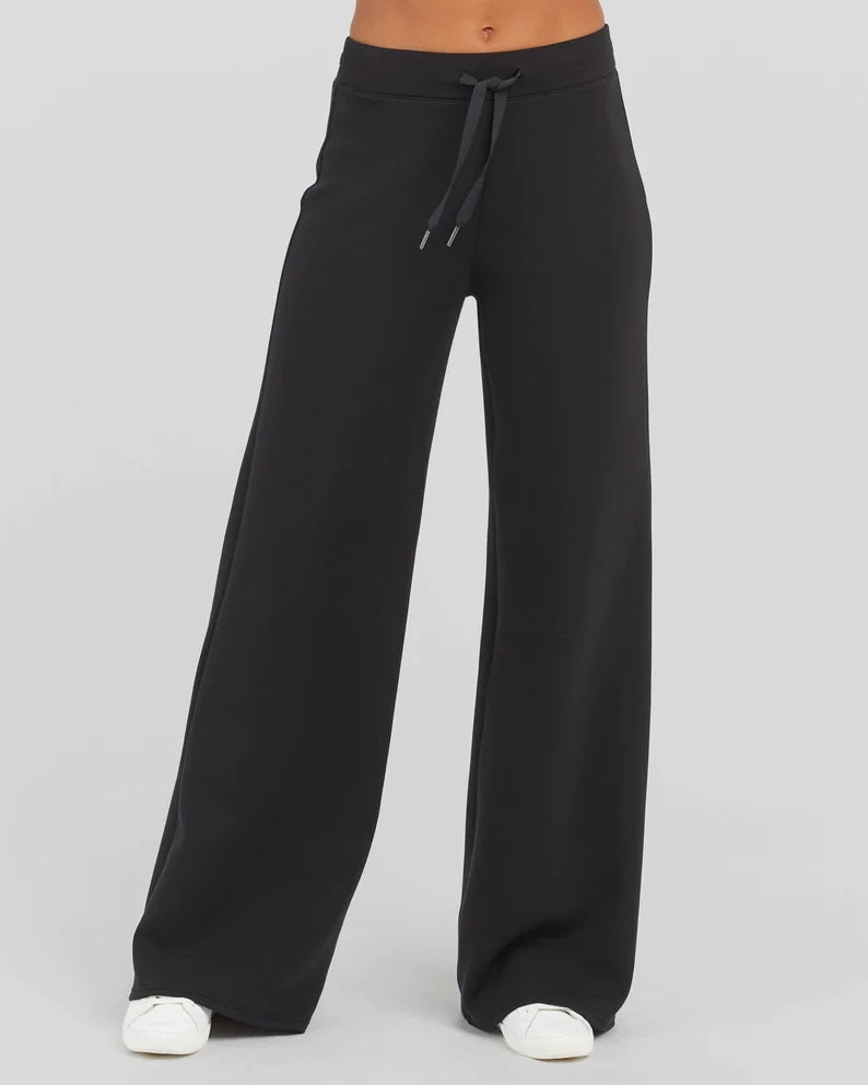 Air Essentials Wide Leg Pant-Black